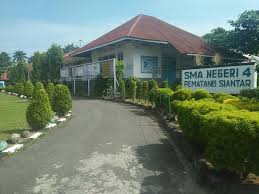 PEPRPUSTAKAAN SEKOLAH MENENGAH PERTAMA NEGERI 4 PEMATANGSIANTAR